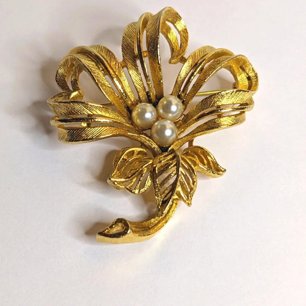 Lisner Jewelry vintage lisner